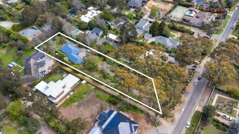 MOUNT ELIZA, Mount Eliza - Thumbnail 2