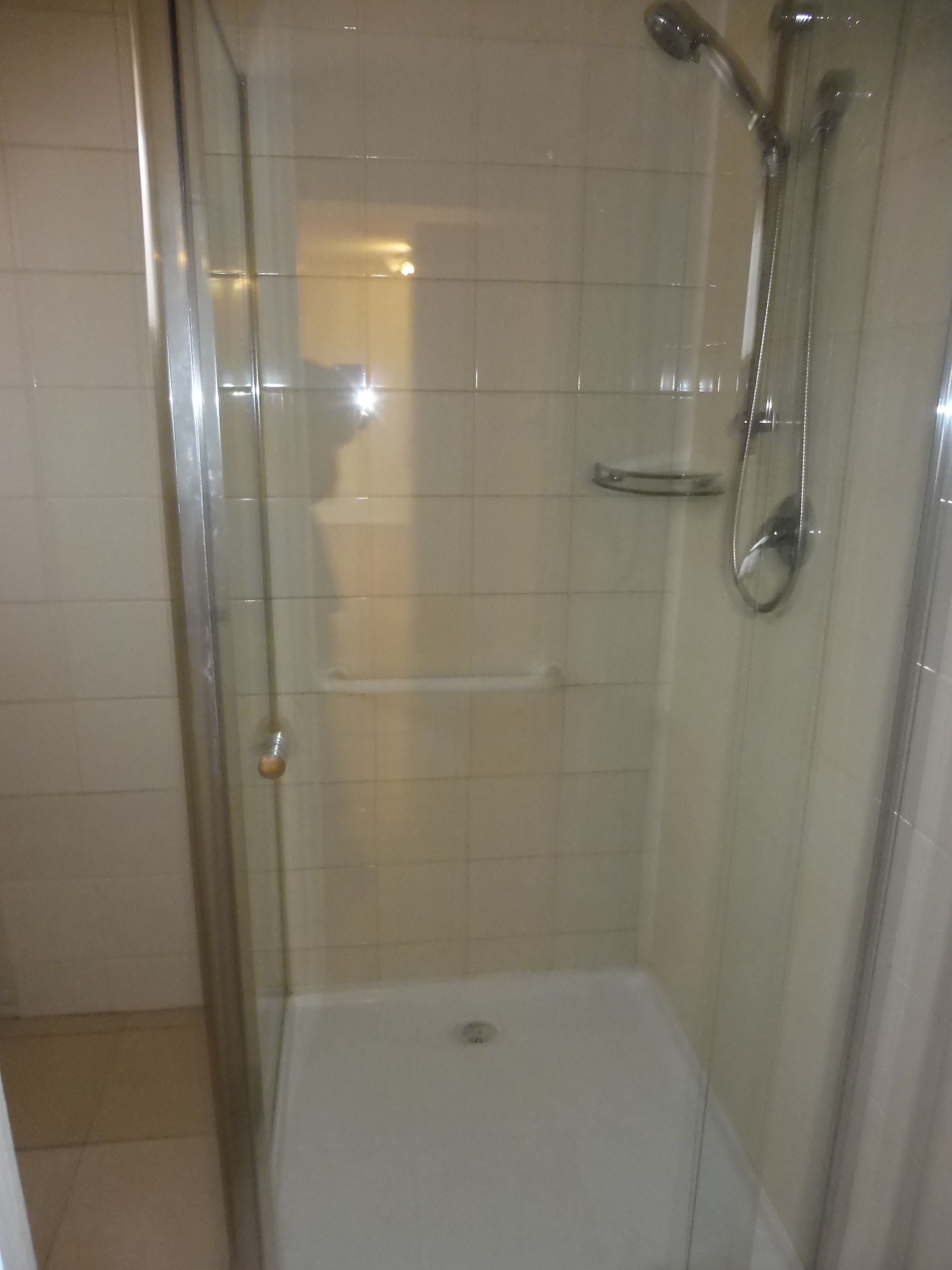 2 BEDROOM UNIT IN A PERFECT LOCATION!