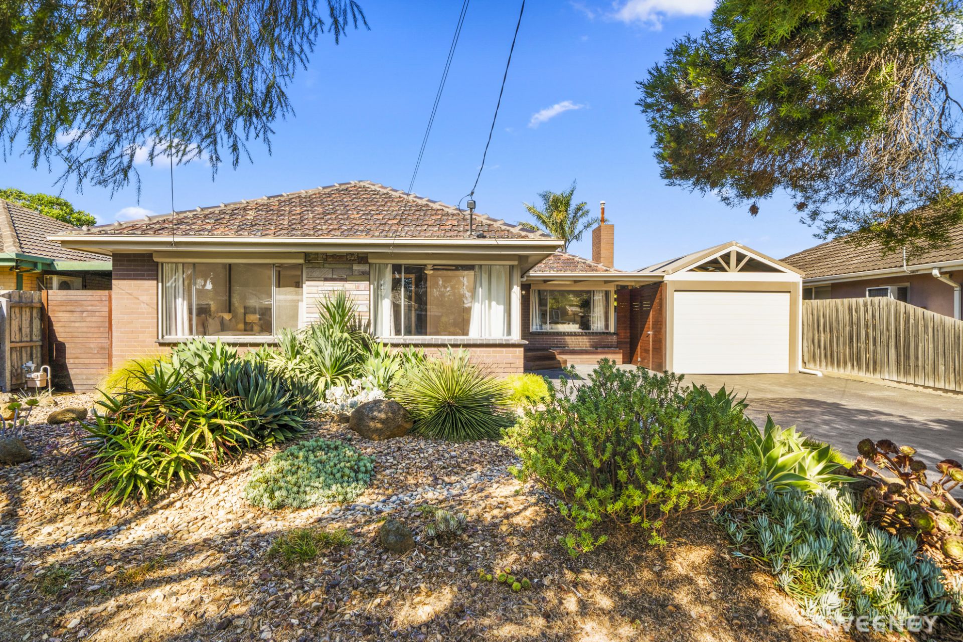 8 Waters Drive, Seaholme - Thumbnail 2