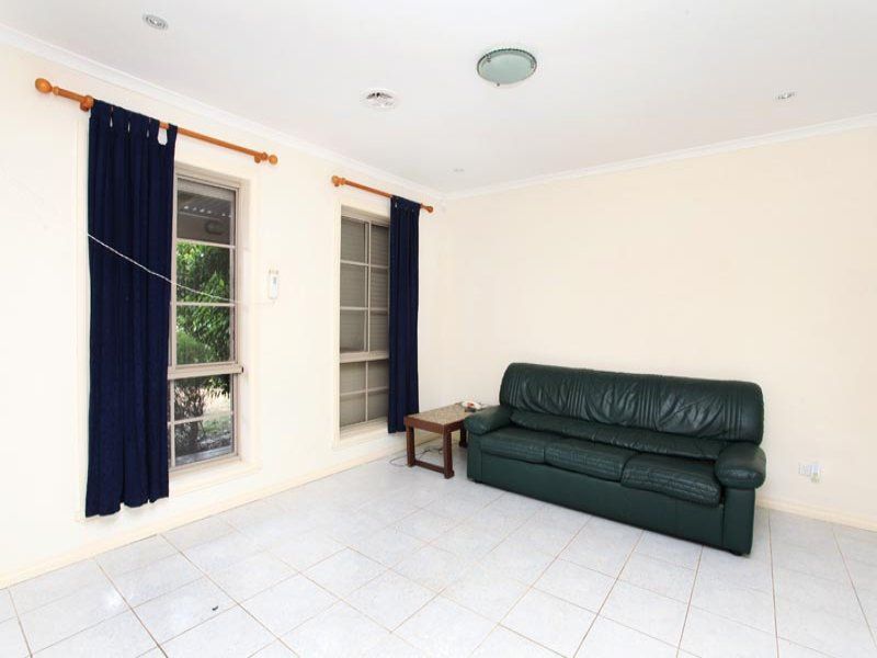 31 Blenheim Way, Caroline Springs - Thumbnail 5