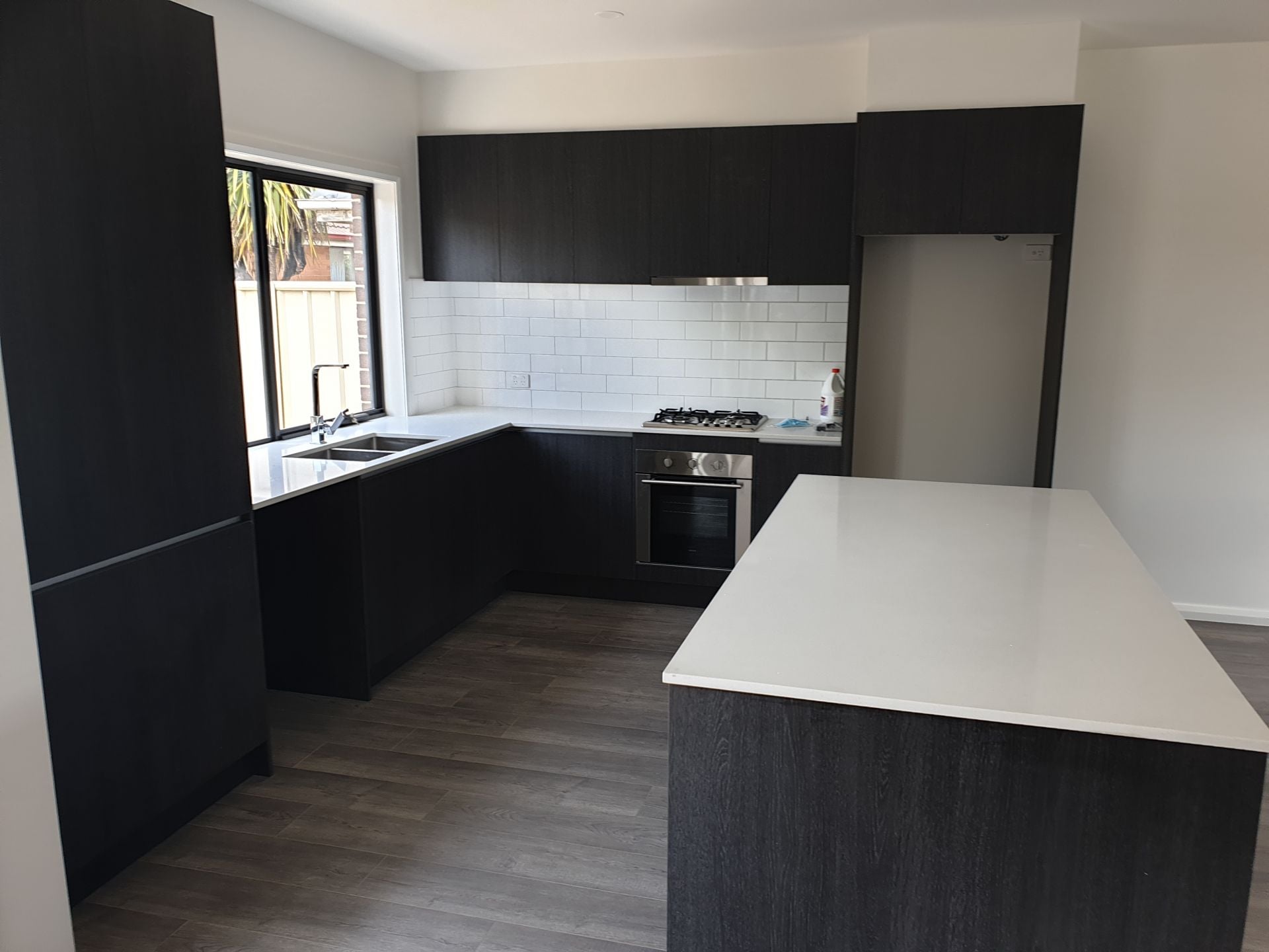 NEWLEY BUILT TOWNHOUSE