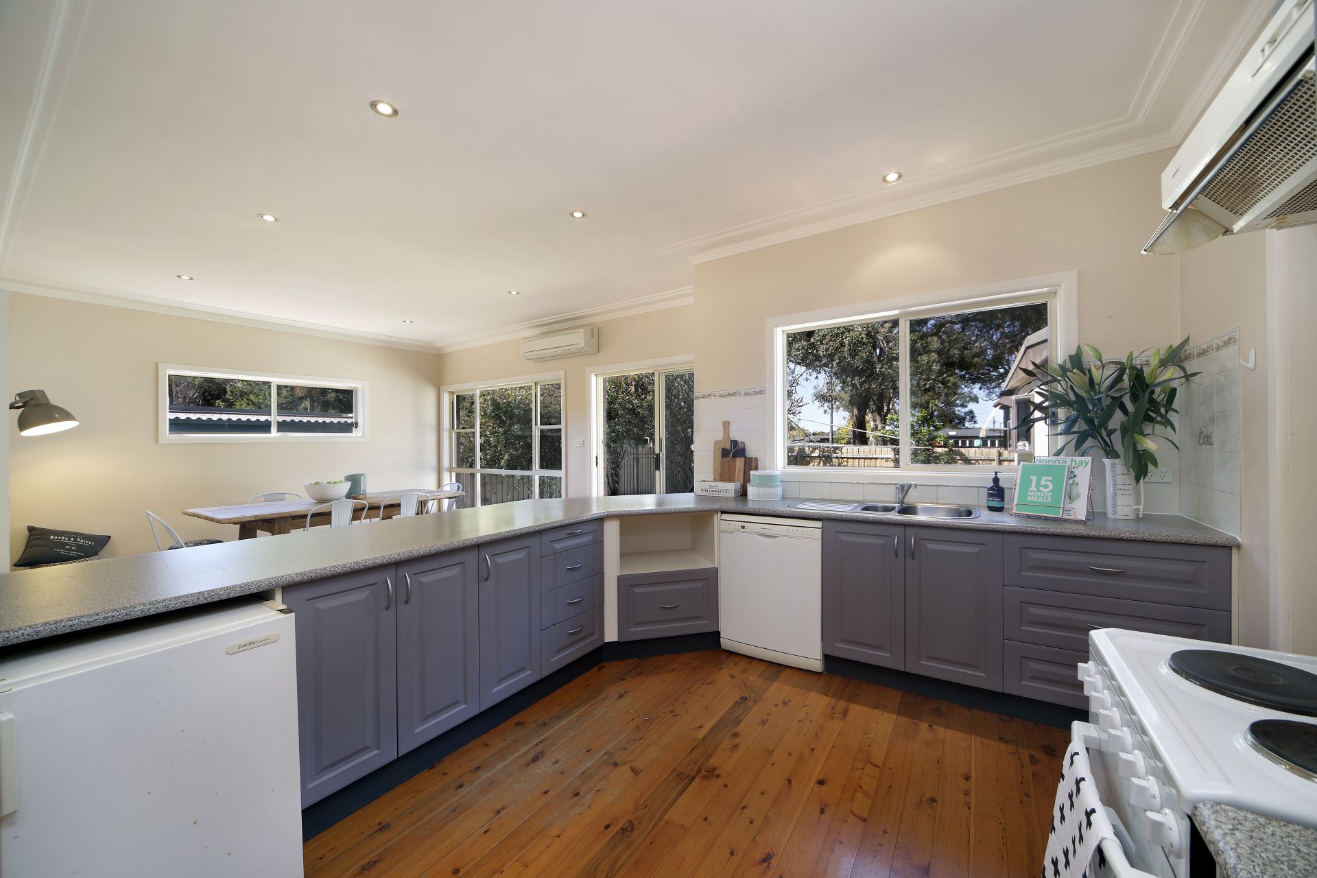 34 Mundakal Avenue, Kirrawee, Kirrawee - Thumbnail 5