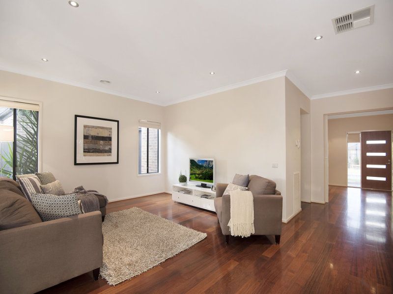 35 Eildon Circuit SOUTH MORANG, South Morang - Thumbnail 5