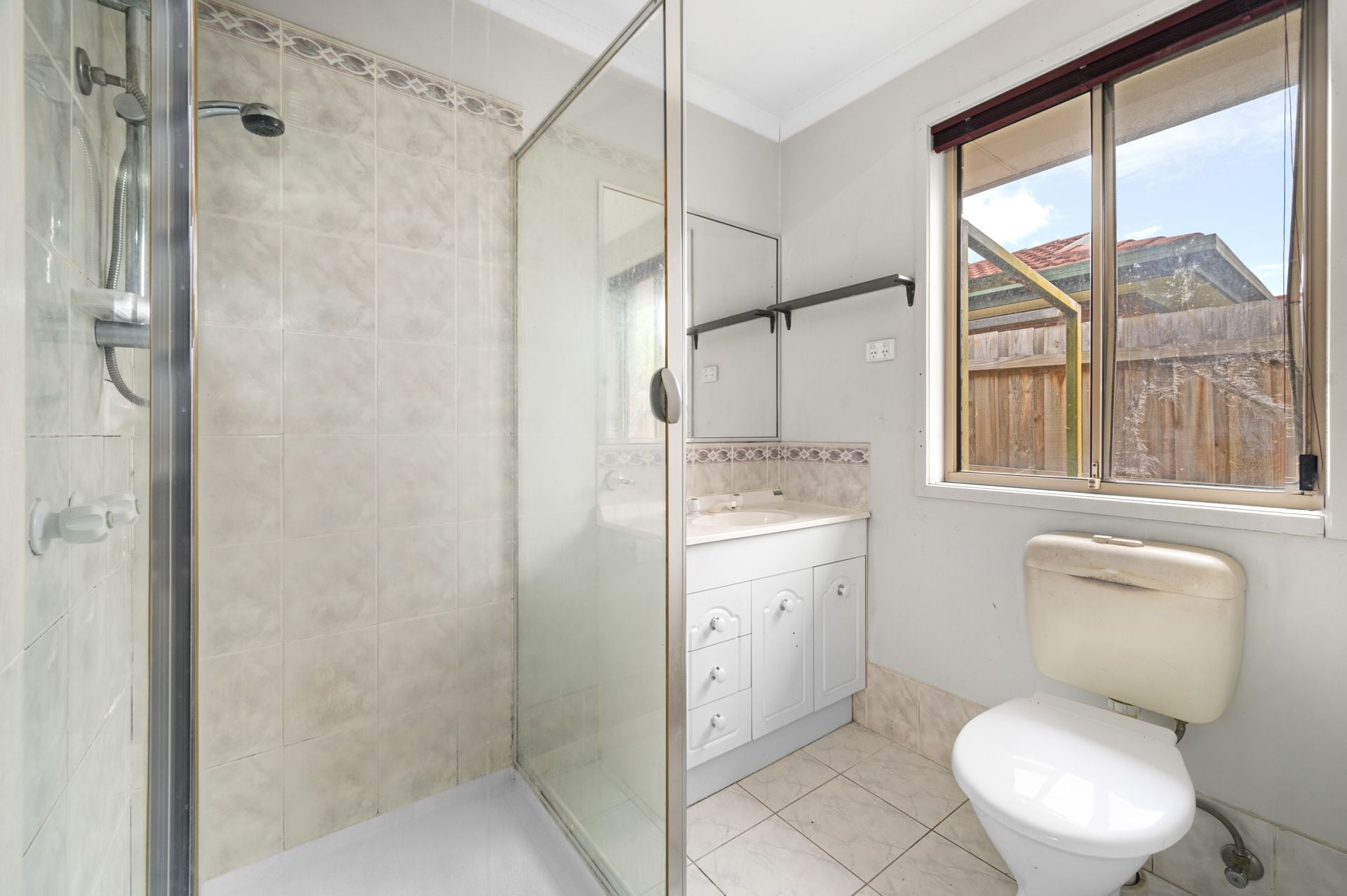 RENOVATE OR RE DEVELOP IN THE THE PARKLANDS ESTATE