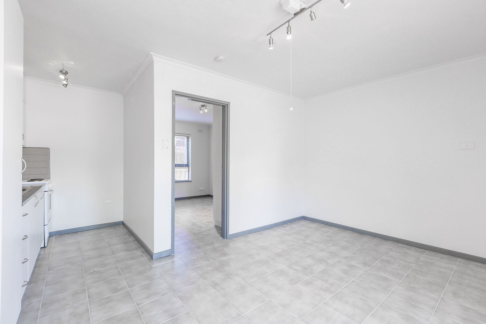 3/1 Hatfield Court, West Footscray - Thumbnail 7