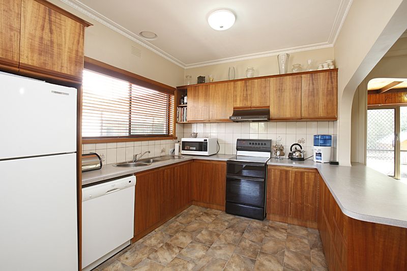 9 Lawrence Court, Altona North - Thumbnail 4