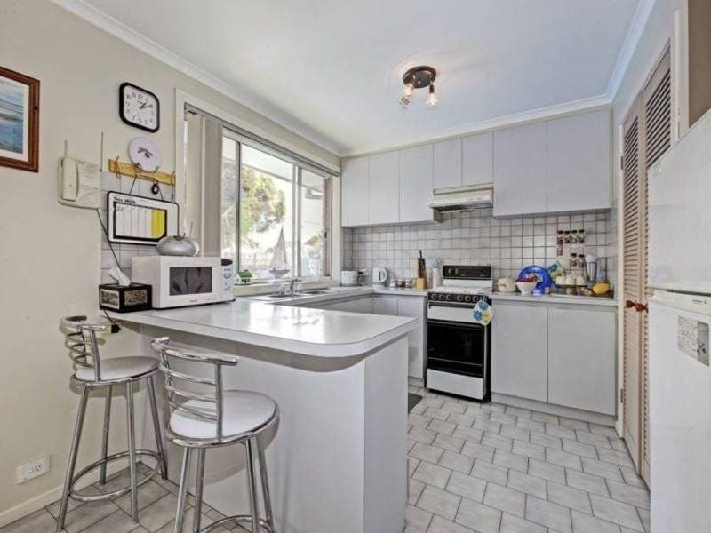 2/12 Tatman Drive, Altona Meadows - Thumbnail 4