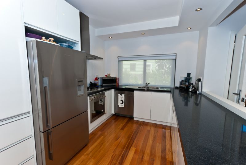 2/17 Hotham Street, Seddon - Thumbnail 3