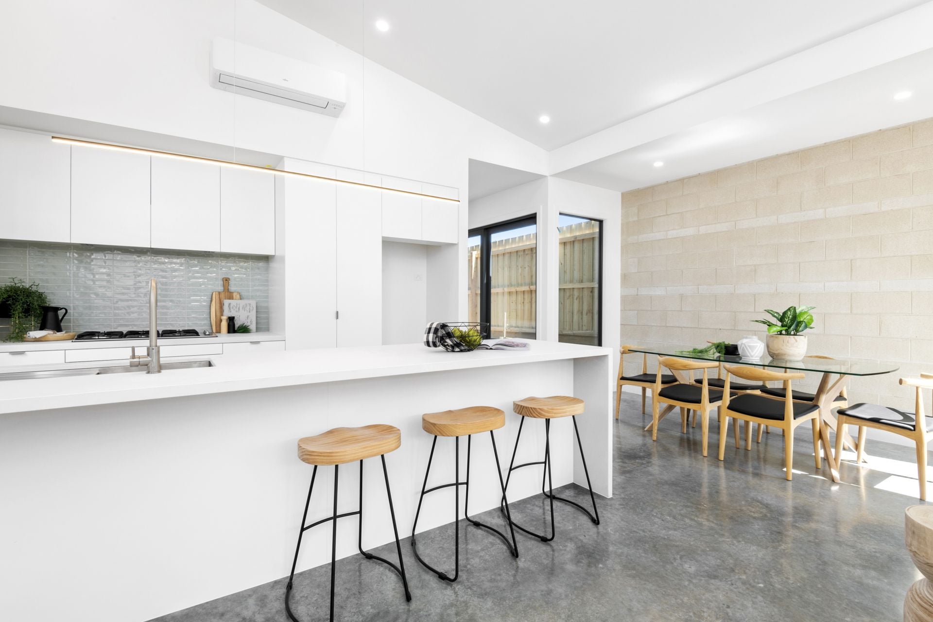 66a Beach Road, Torquay - Thumbnail 5