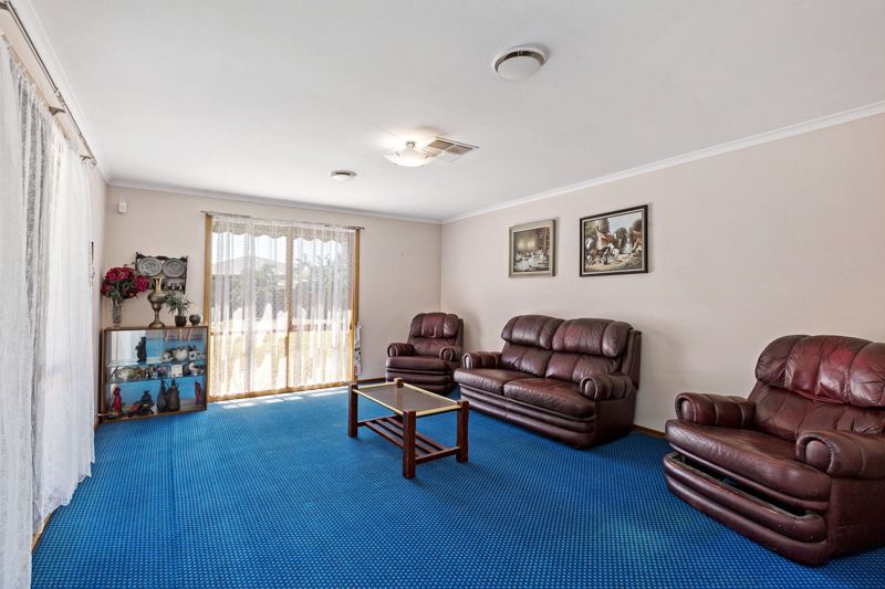 13 Markey Court, Altona Meadows - Thumbnail 3