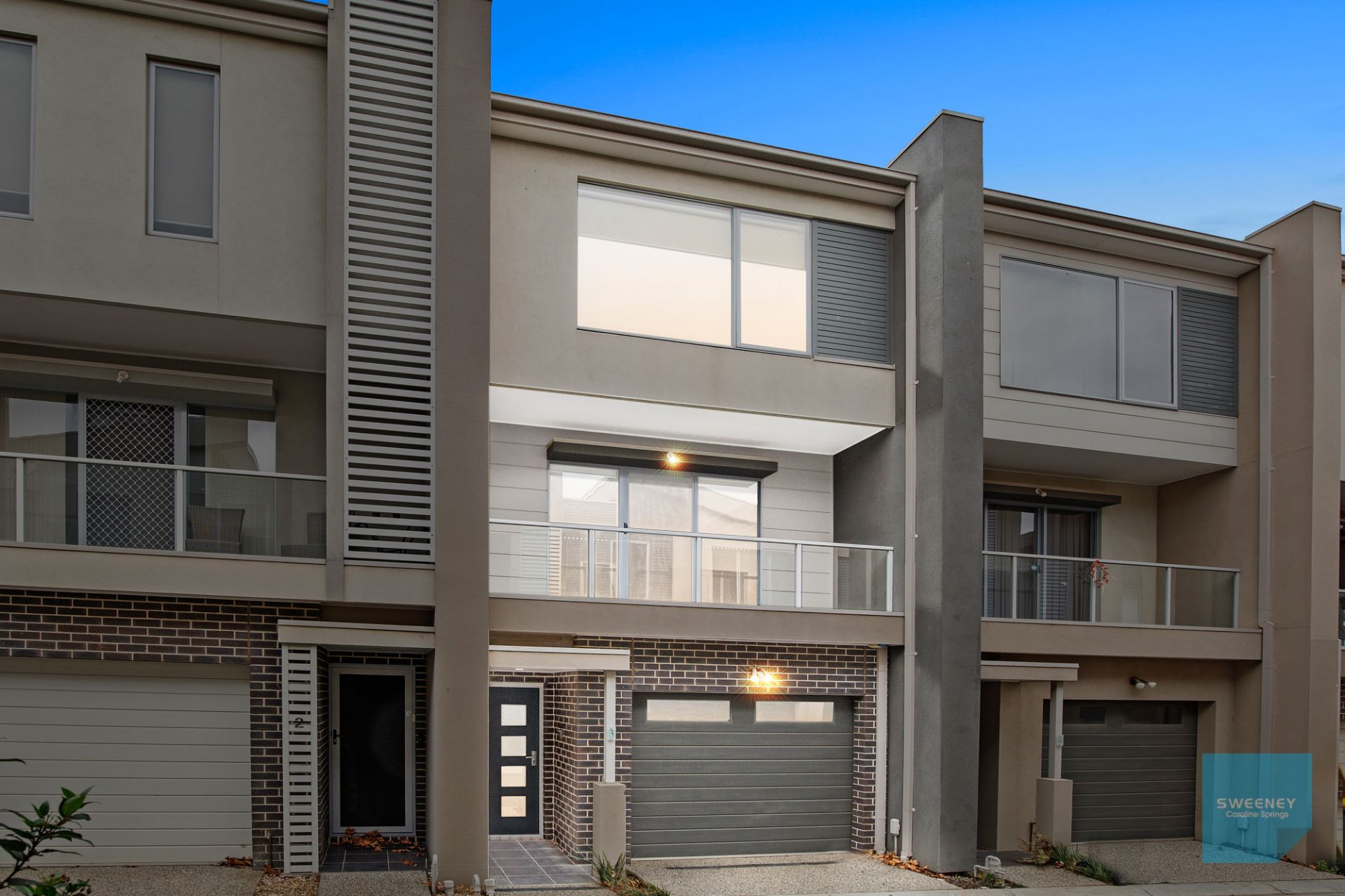 3/69-77 Lancefield Drive, Caroline Springs - Thumbnail 2