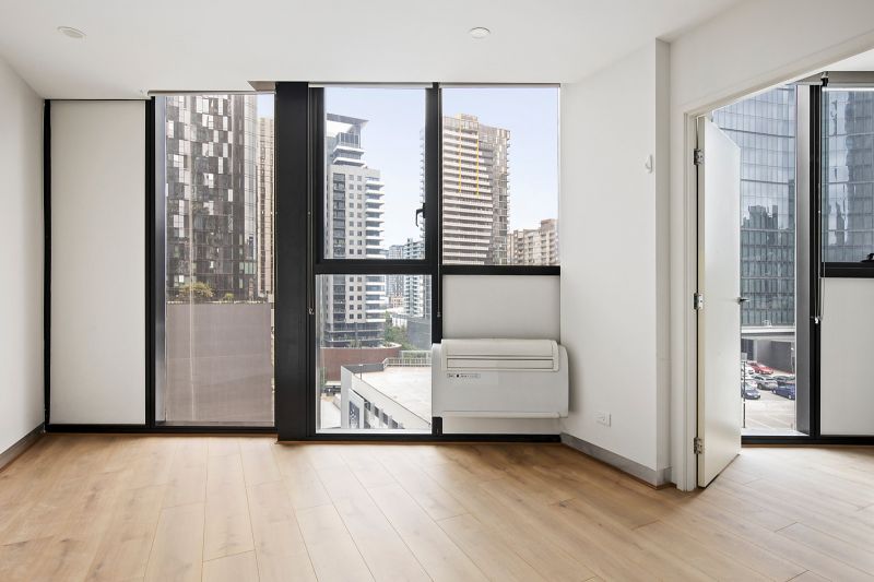 1103/33 Clarke Street, Southbank - Thumbnail 3