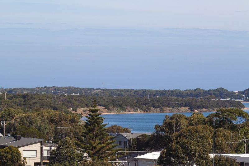 15 The Parade Ocean Grove VIC, Ocean Grove - Thumbnail 4
