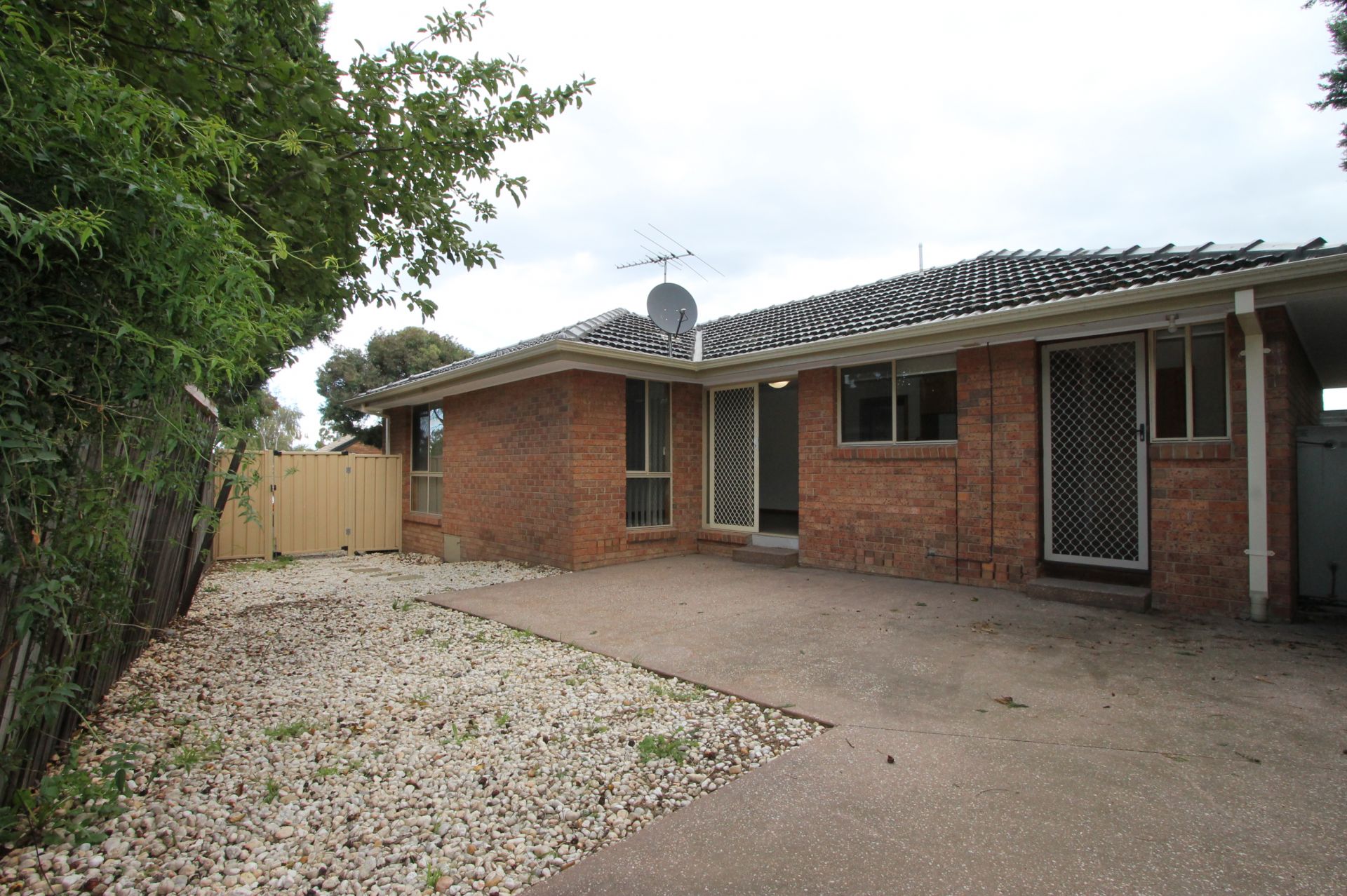 WELL PRICED, FANTASTIC LOCATION!!