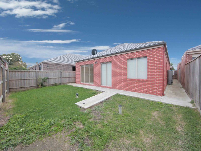 31 Songbird Crescent SOUTH MORANG, South Morang - Thumbnail 2