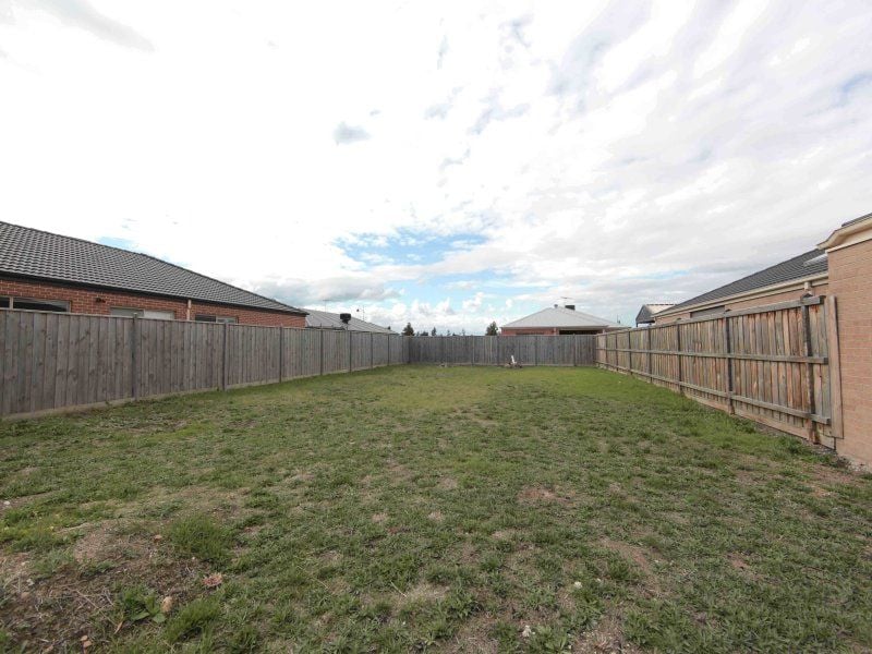13 Aralia Way MERNDA, Mernda - Thumbnail 2