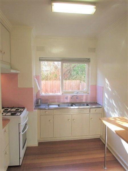 **Great Location in Picturesque Street**