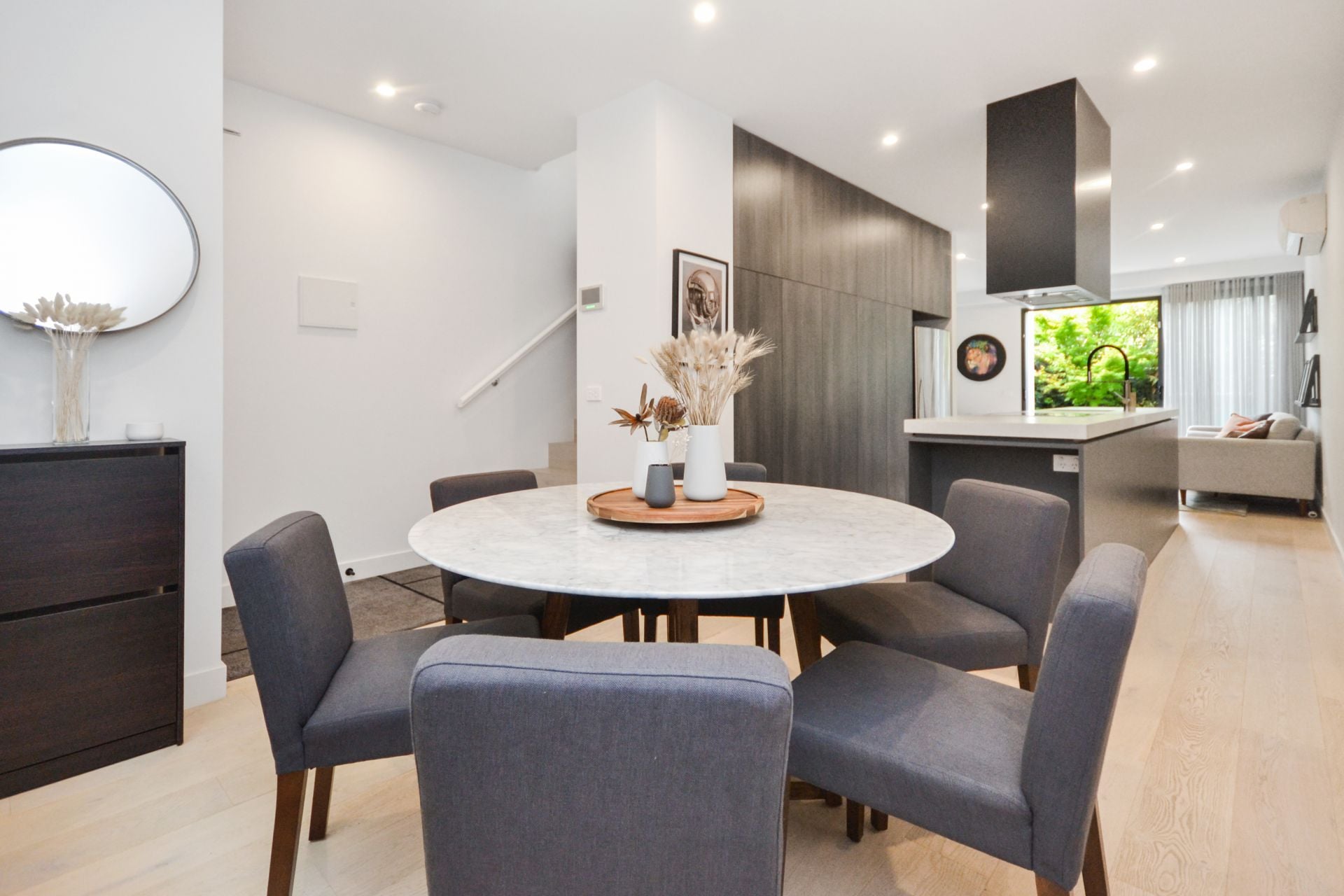LUXURIOUS LIVING OVER TWO LEVELS