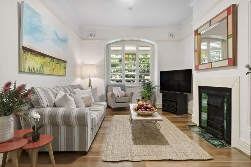 Real Estate For Sale 35 Montague Road Cremorne , NSW