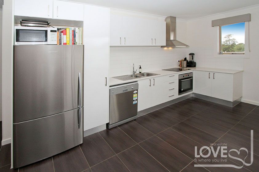 Spacious Modern Apartment!