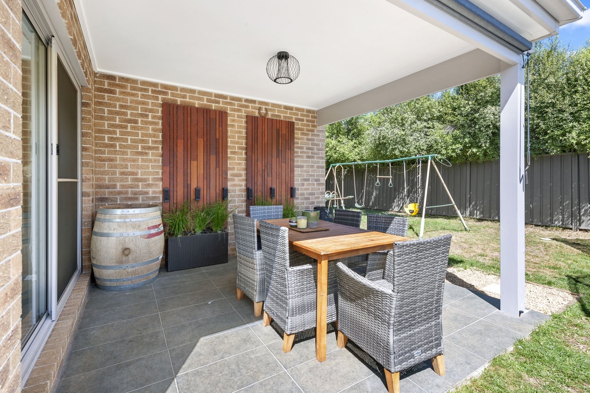 29 Limetree Way, Lake Gardens, Lake Gardens - Thumbnail 2