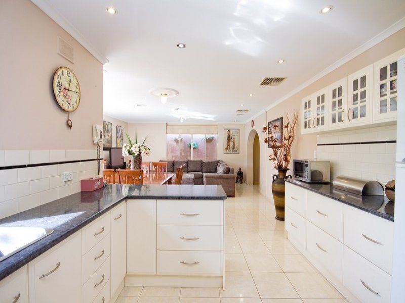 8 Topaz Crescent Salisbury East 5109