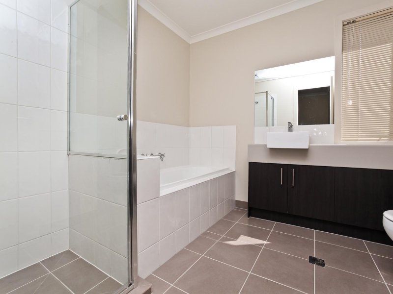 7 College Street, Caroline Springs - Thumbnail 7