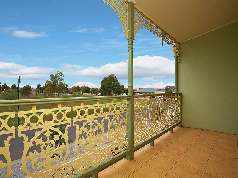 47 The Parkway, Caroline Springs - Thumbnail 8