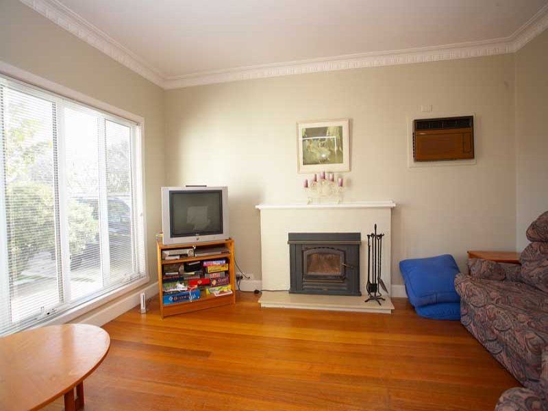 50 Dove Avenue, Altona - Thumbnail 3