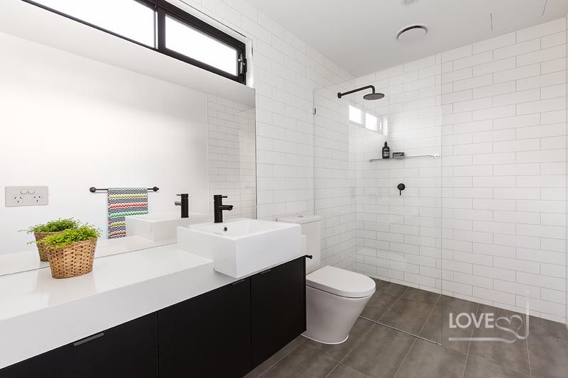 Luxury Living with Envious City Views! 
Brand New Apartment!