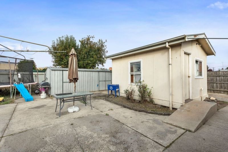 4 Johnstone Crescent COLAC VIC, Colac - Thumbnail 5
