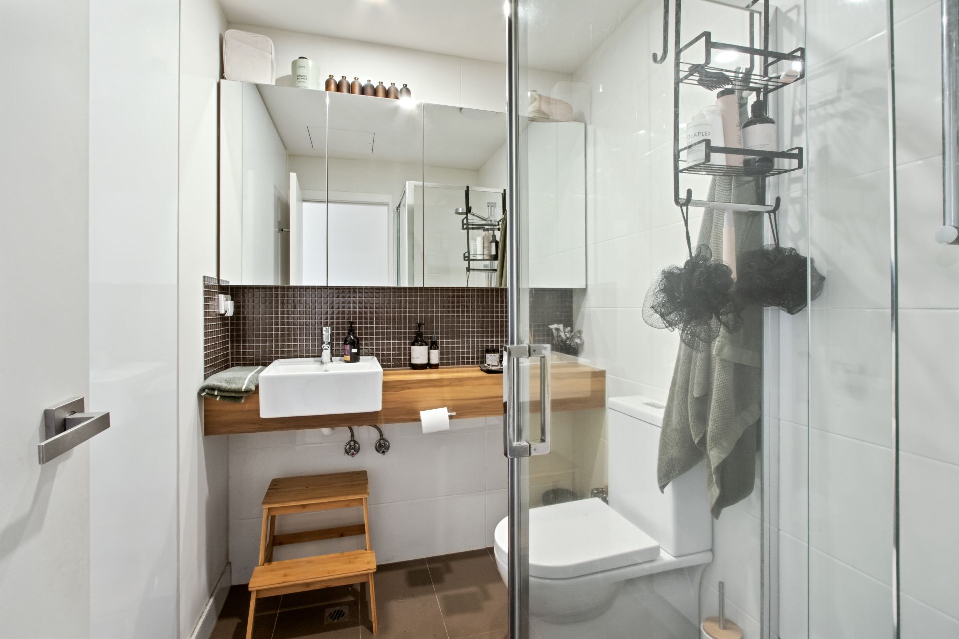 Modern Apartment in Prime Location!