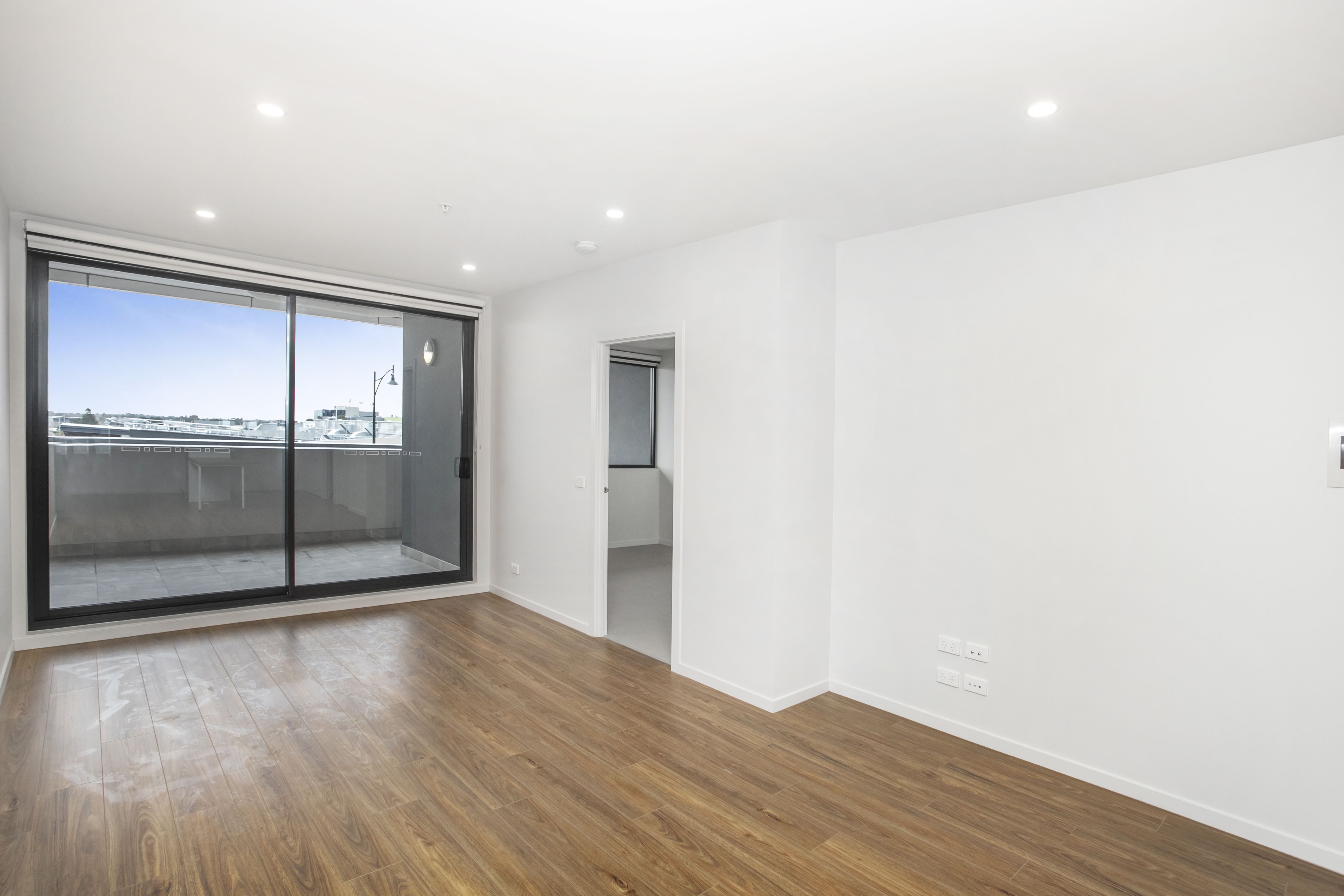 207/11 Commercial Road Caroline Springs VIC, Caroline Springs - Thumbnail 5