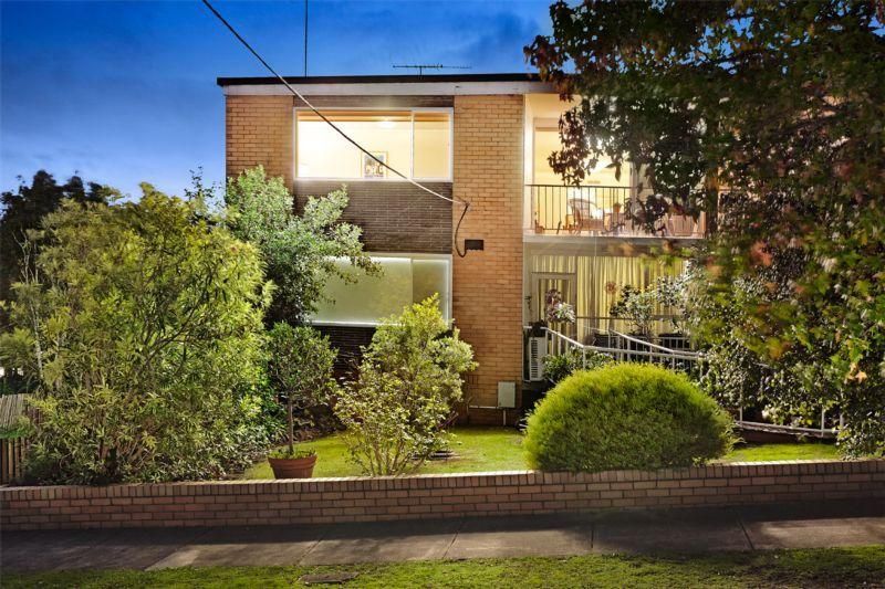 1/9 Monomeath Avenue, Toorak - Thumbnail 2