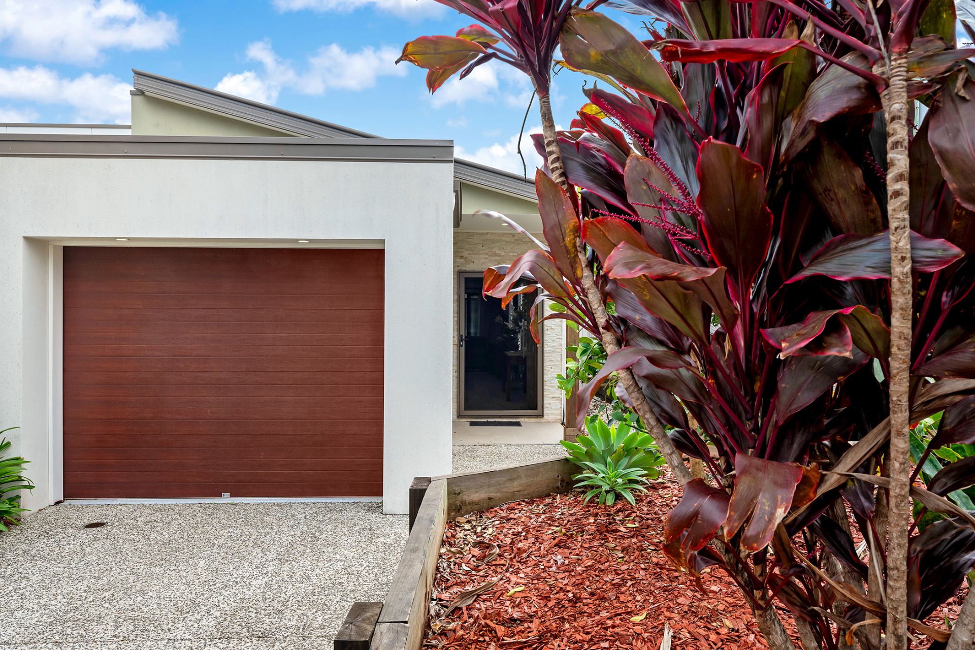 Real Estate For Sale 1/11 Chirn Crescent Labrador , QLD