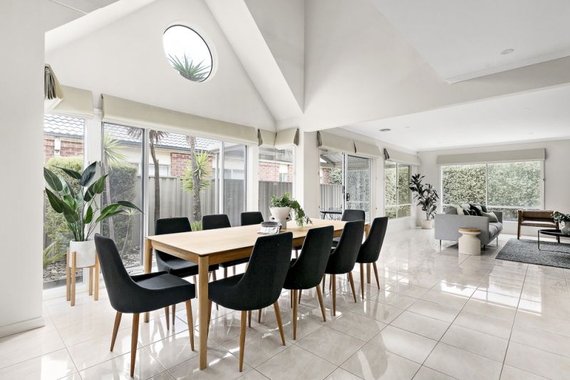 49 Oakview Parade, Caroline Springs - Thumbnail 7