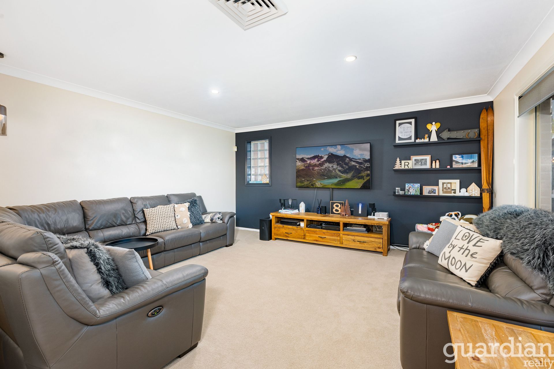 8 Molise Avenue Kellyville NSW, Kellyville - Thumbnail 4