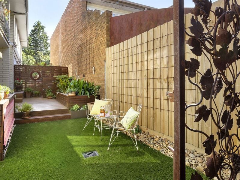 3/30 Urquhart Street, Northcote - Thumbnail 2