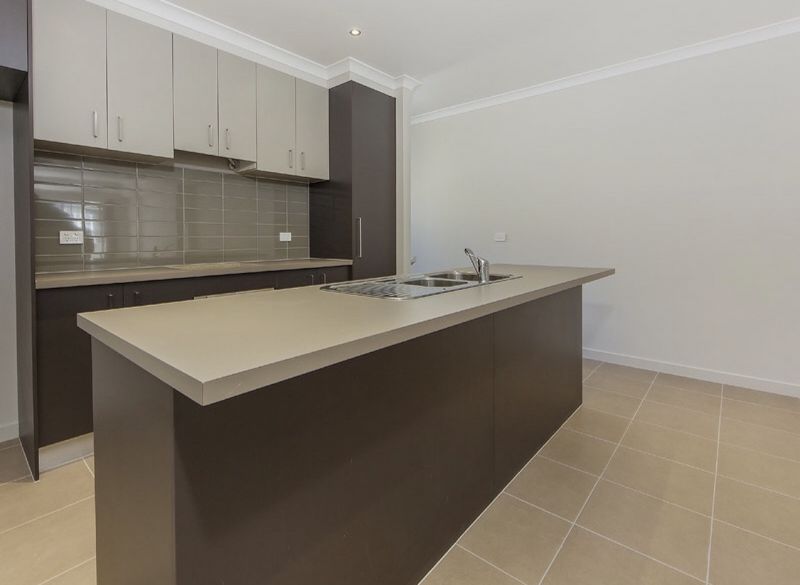 3/79 Lancefield Drive, Caroline Springs - Thumbnail 3