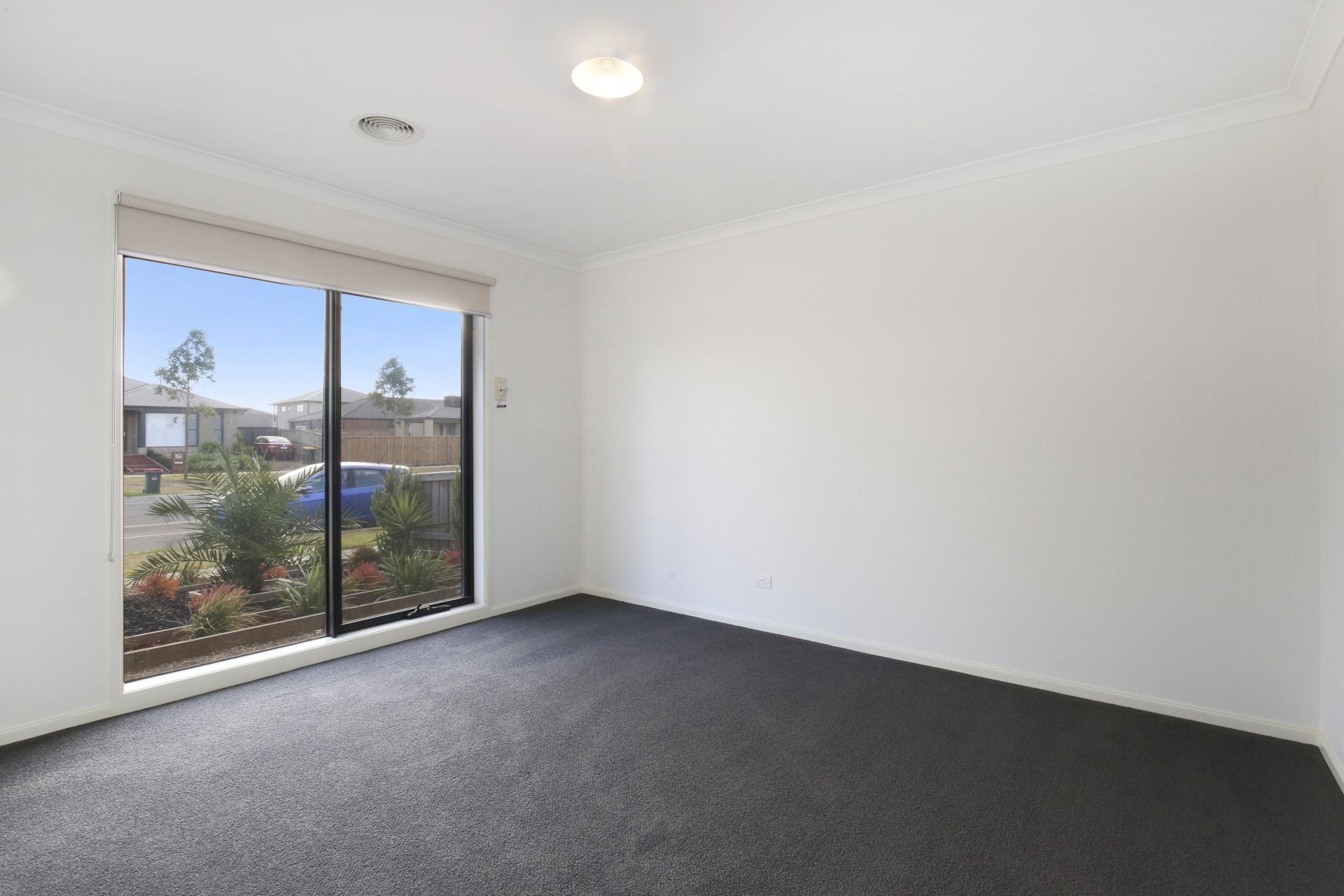 SPACIOUS IN A CENTRAL LOCATION OF MERRIFIELD ESTATE