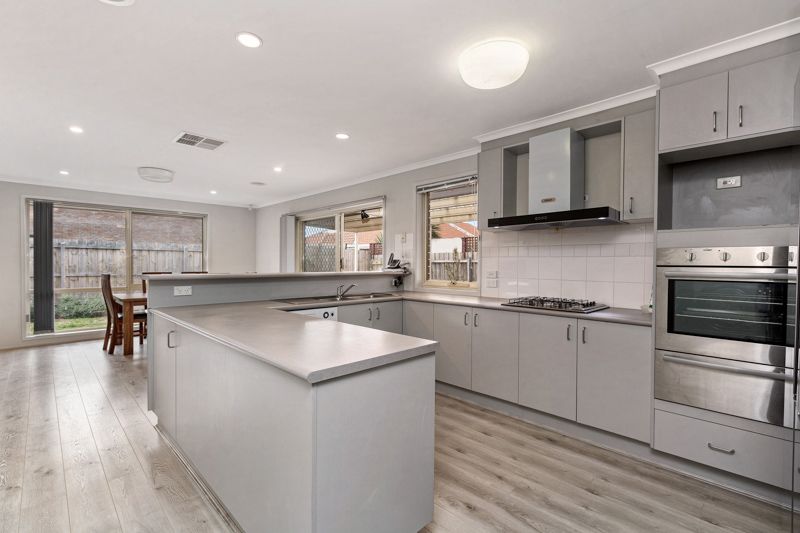12 Spinningdale Close, Seabrook - Thumbnail 8