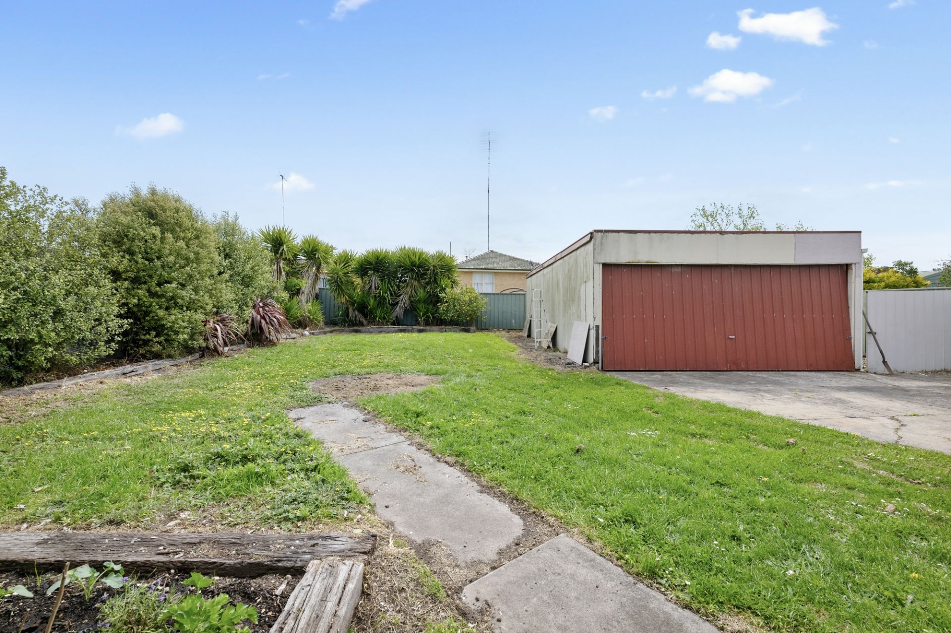 31 Eton Street, Wendouree, Wendouree - Thumbnail 2