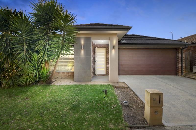 16 Recoil Drive, Doreen