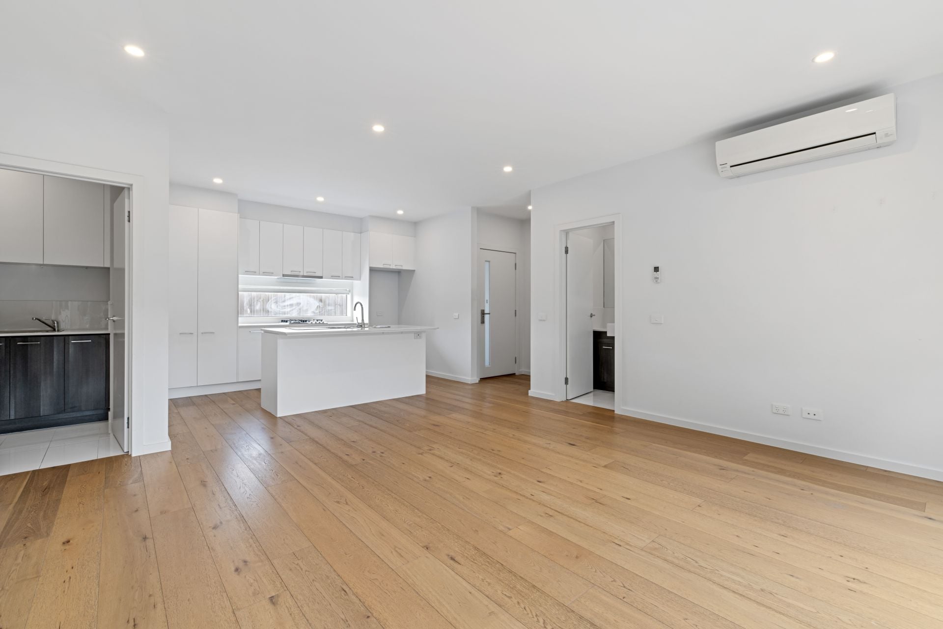 Charming 2-Bedroom Townhouse