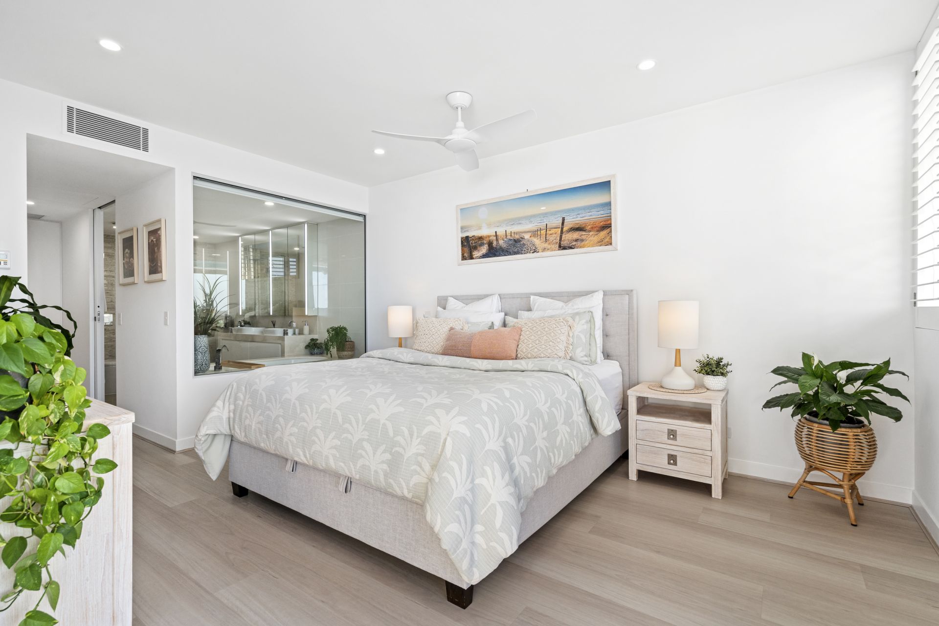 3404/4 Marina Promenade, Paradise Point - Thumbnail 3