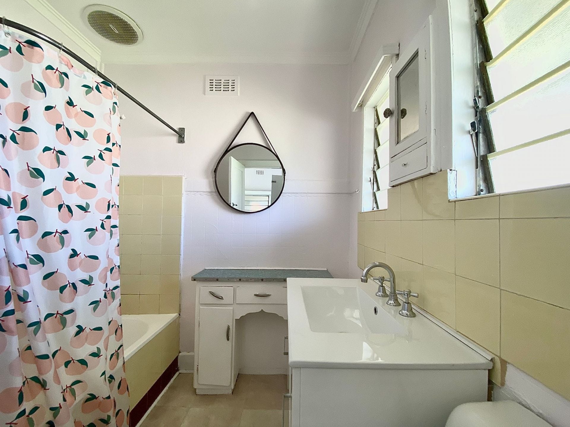 Perfect Home in the Perfect Location!