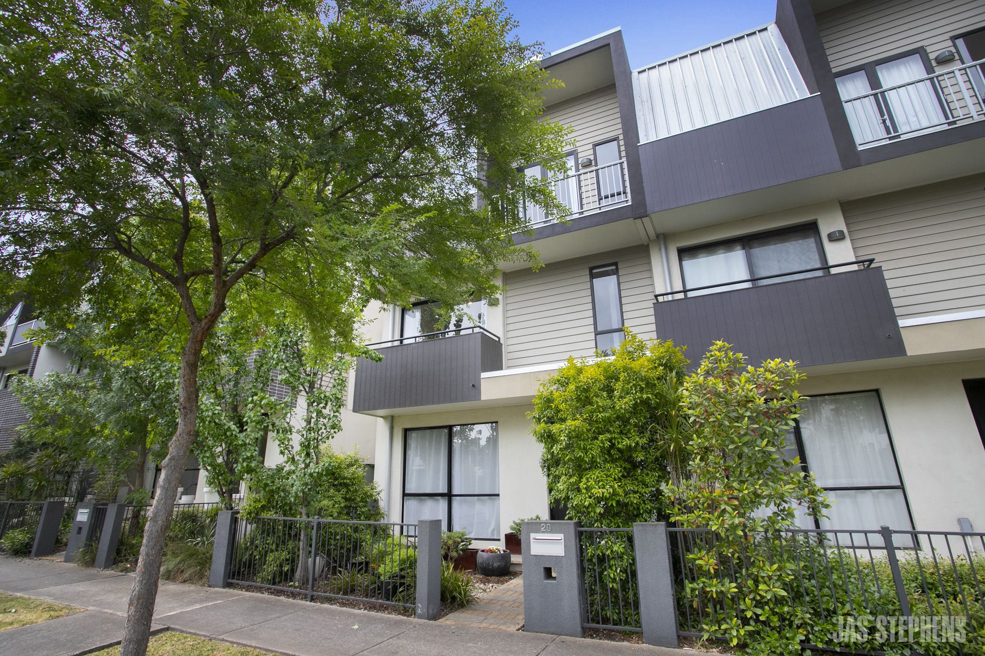 20 McDougall Drive Footscray VIC, Footscray - Thumbnail 2