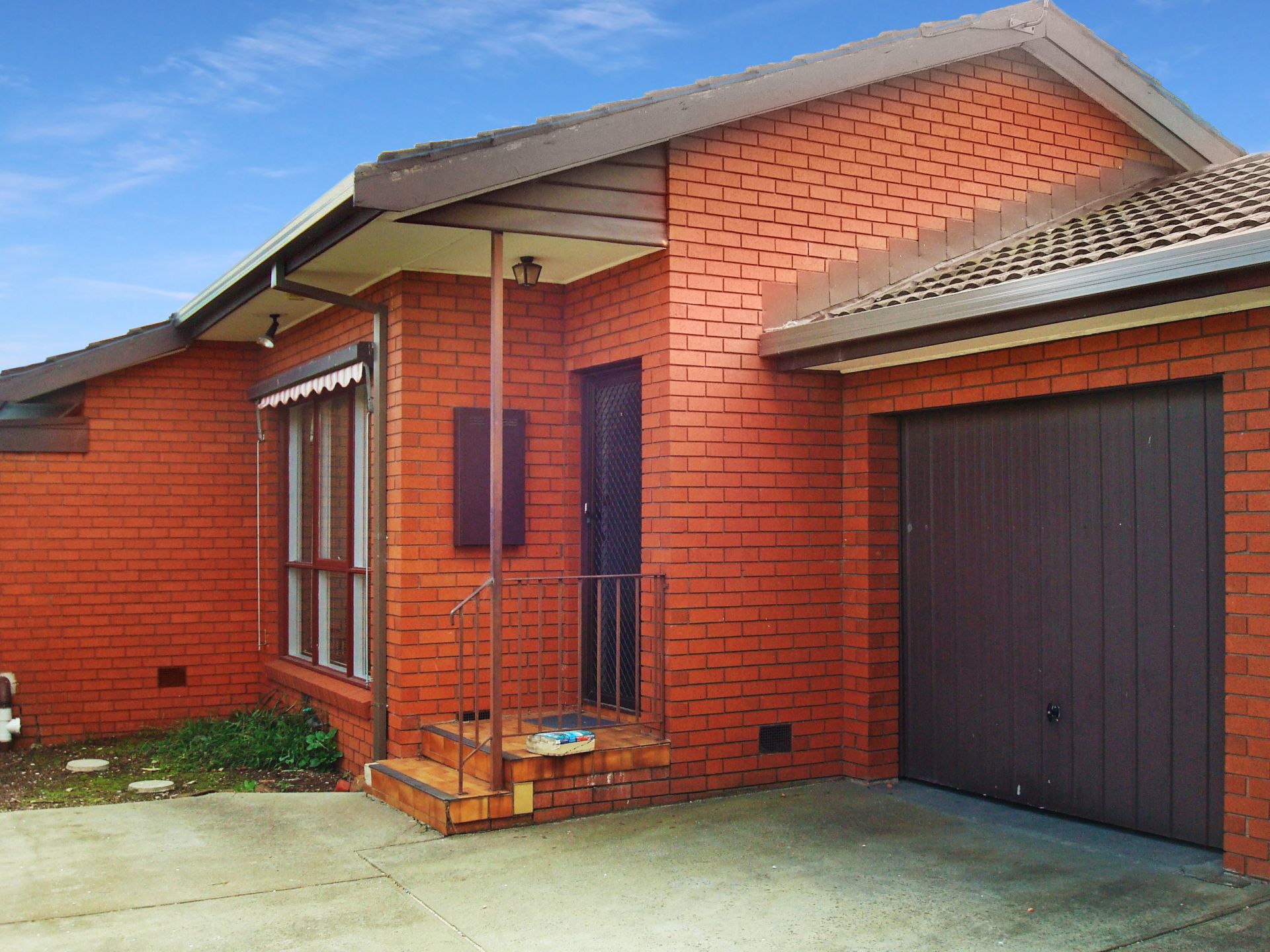 Renovated 2 Bedroom Villa Unit!