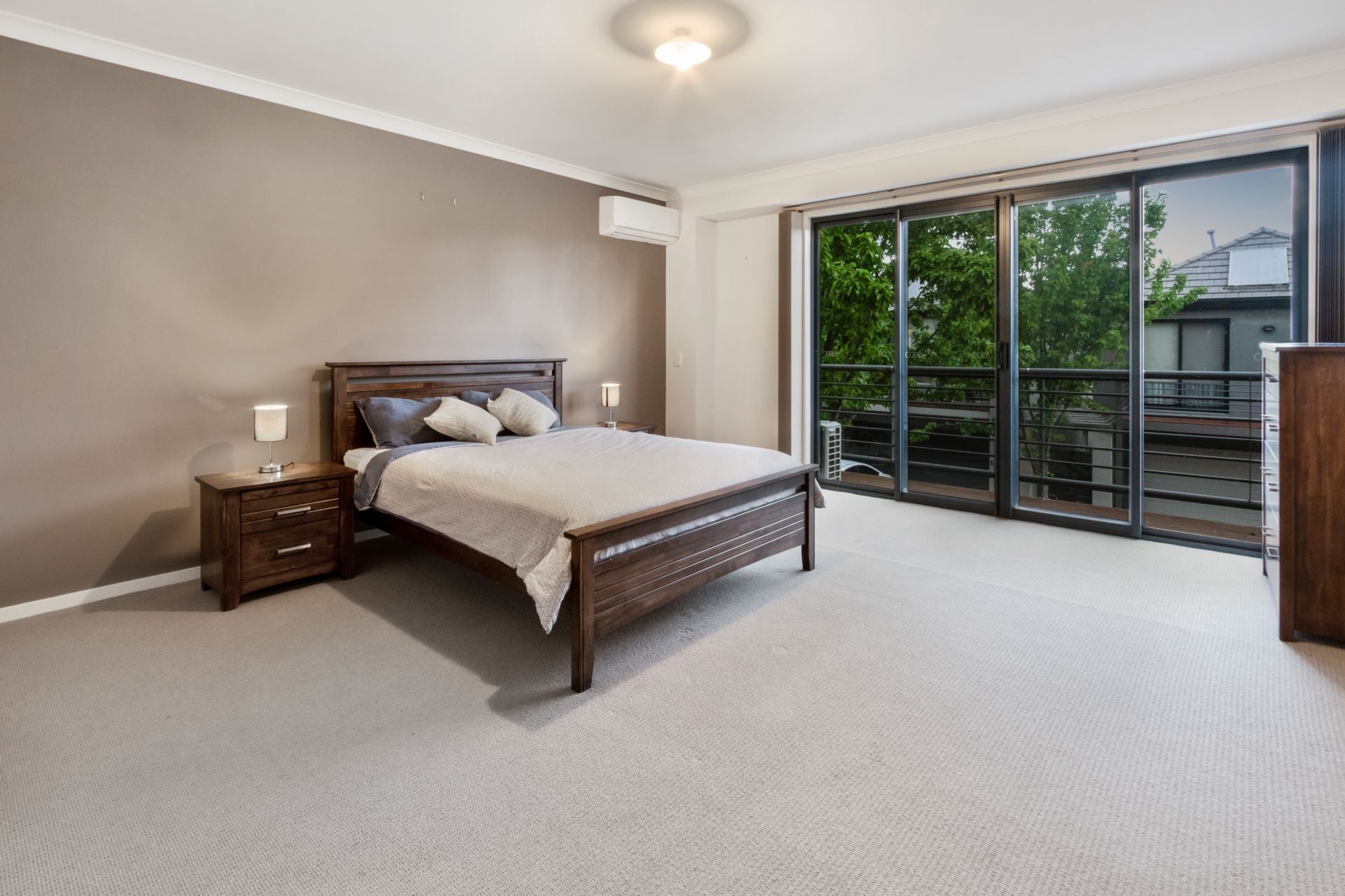 Fresh And Inviting With A Stunning Alfresco