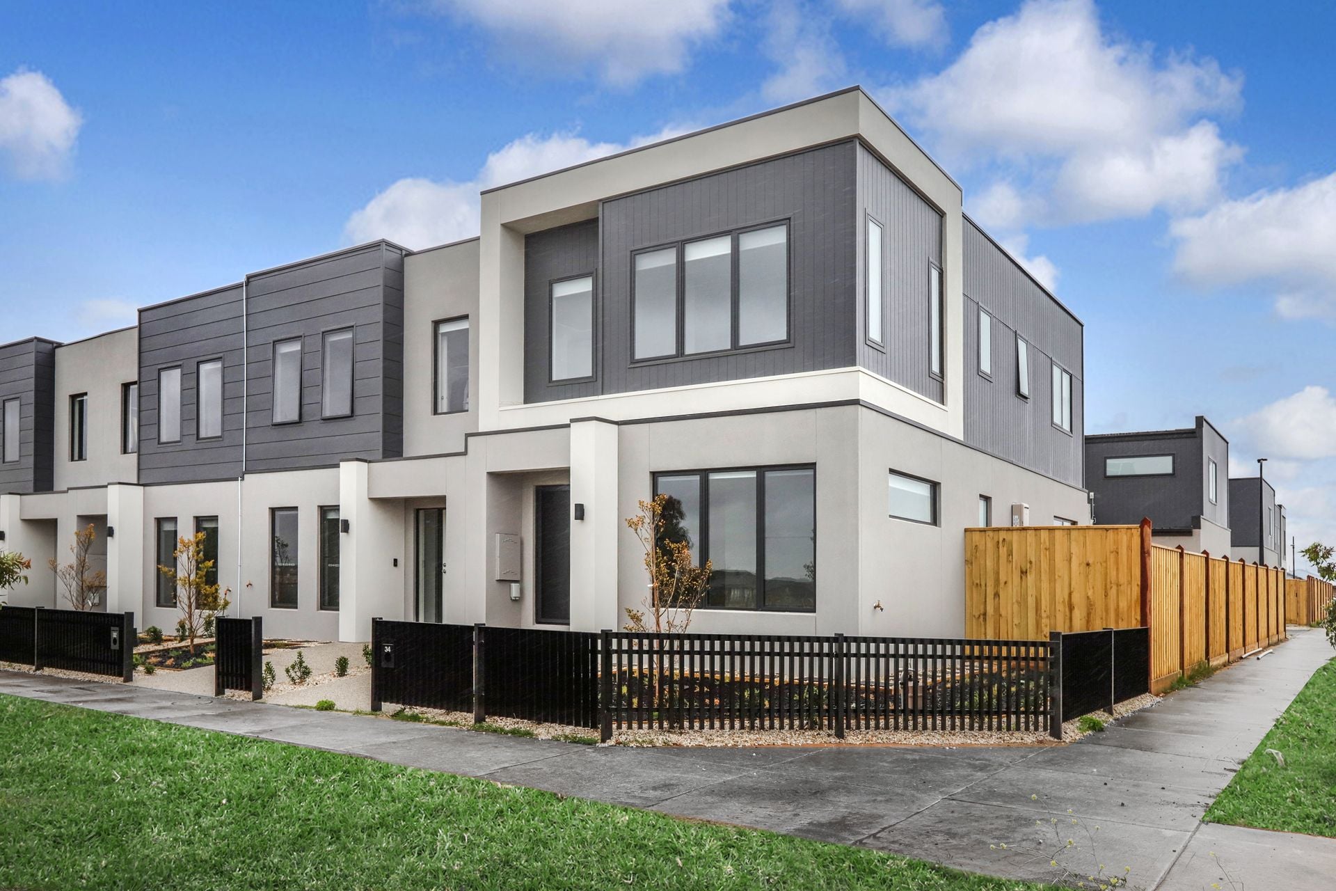 34 Arklay Road Thornhill Park VIC, Thornhill Park - Thumbnail 2